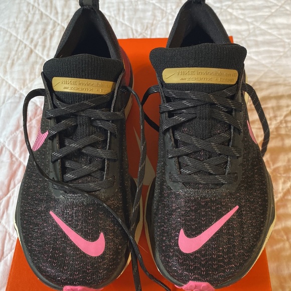Nike women’s zoomx invincible run 03, size 6 worn once - Picture 2 of 6